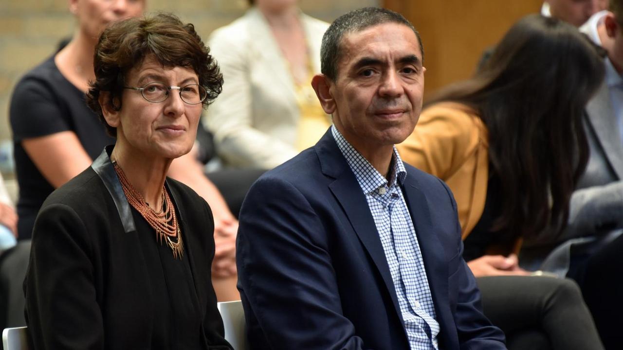Die Mediziner Ugur Sahin (r) und Özlem Türeci. Die Mediziner Ugur Sahin (r) und Özlem Türeci.