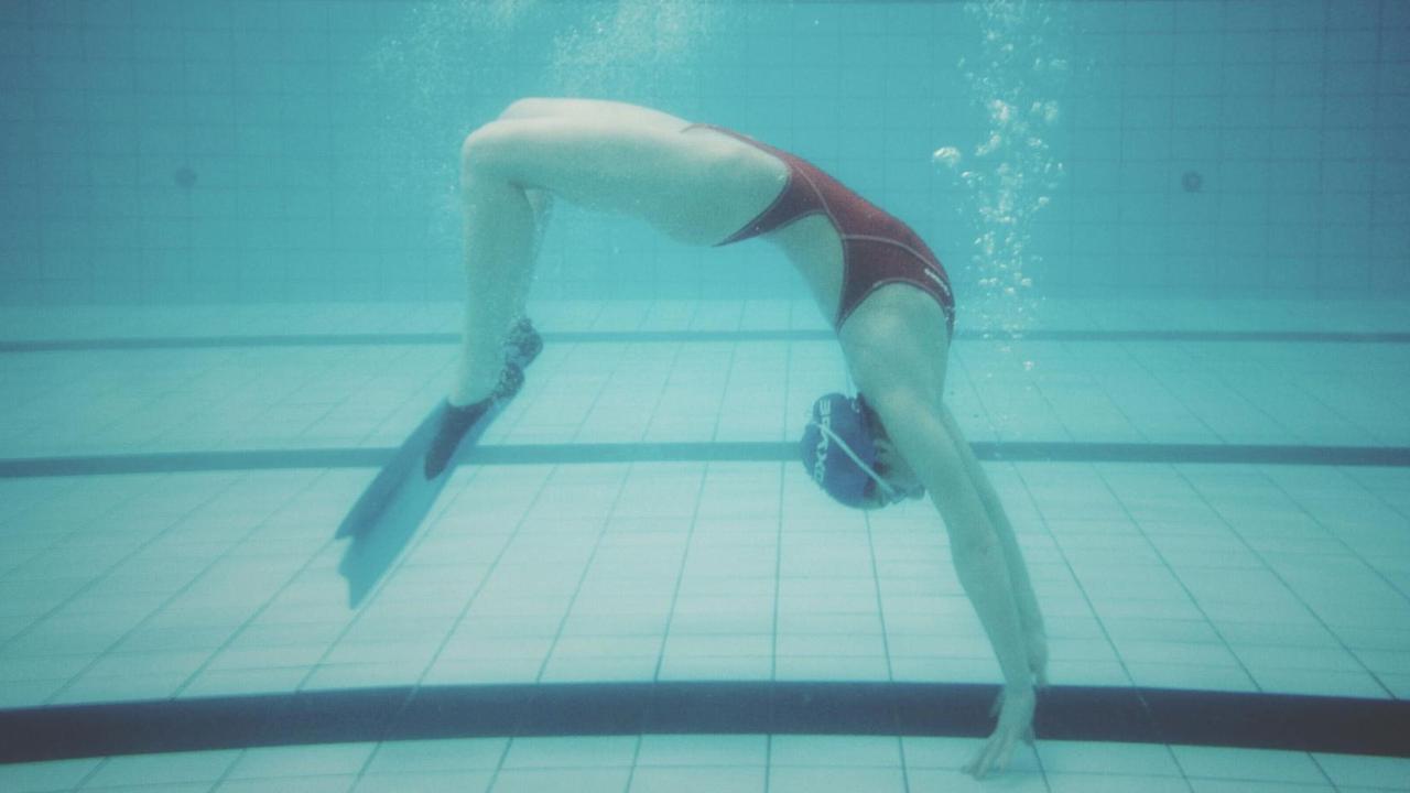 Akrobatik unter Wasser Akrobatik unter Wasser