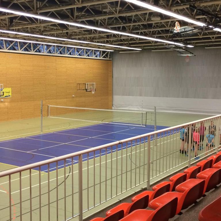Zu klein für die erste Volleyballbundesliga: die Halle, in der DSHS Snowtrex spielt.