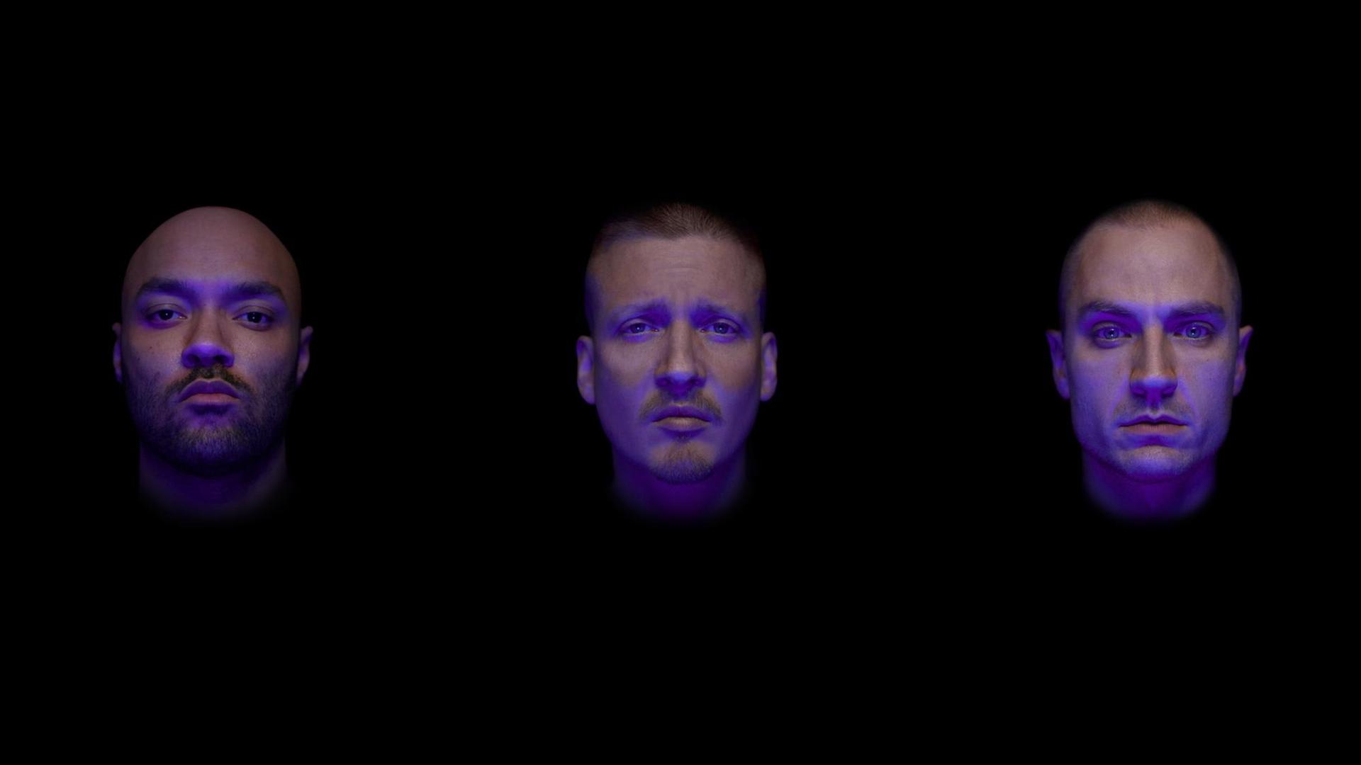 Auf schwarzem Hintergrund sind die 3 Köpfe des Hip-Hop-Trios zu erkennen. Auf schwarzem Hintergrund sind die 3 Köpfe des Hip-Hop-Trios zu erkennen.