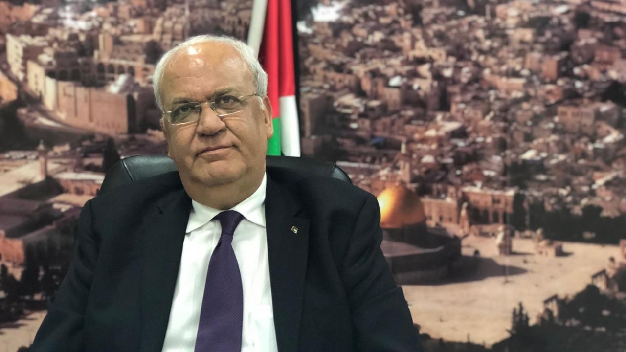 Saeb Erekat, Chefunterhändler der Palästinenser, in seinem Büro in Ramallah Saeb Erekat, Chefunterhändler der Palästinenser, in seinem Büro in Ramallah