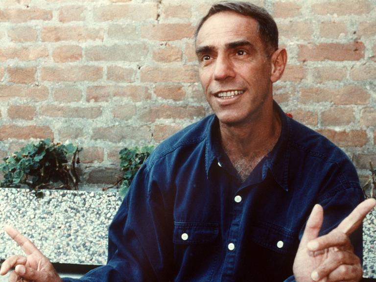 Eine Porträtaufnahme des Künstlers Derek Jarman aus dem Jahr 1991.