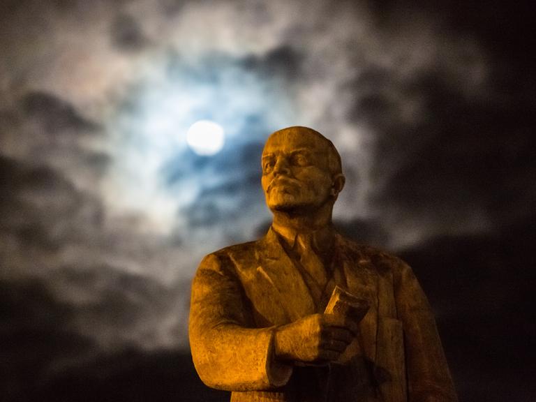 Das Lenin-Denkmal in Simferopol, Hauptstadt der Autonomen Republik Krim