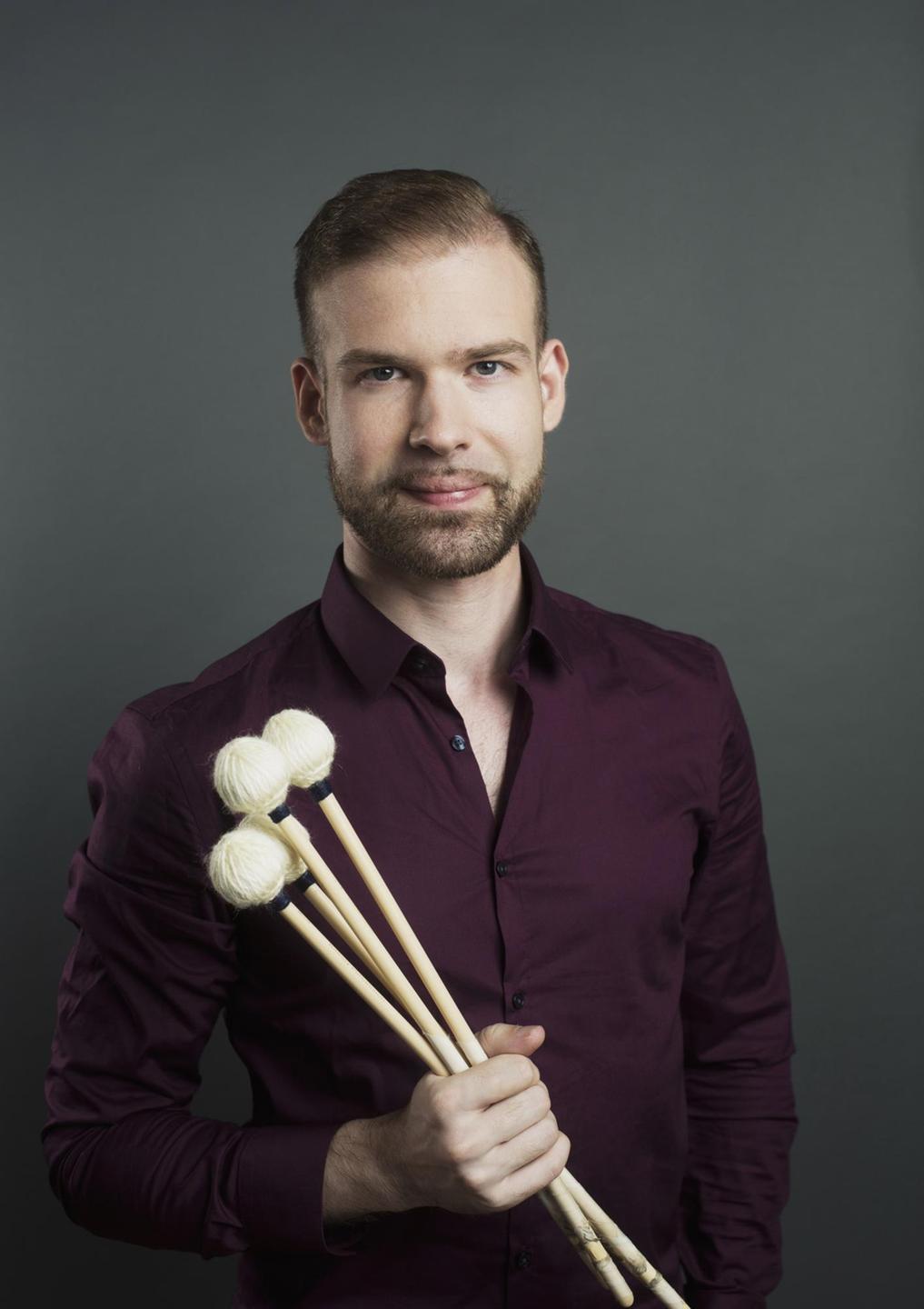 Der Perkussionist Kai Strobel Der Perkussionist Kai Strobel