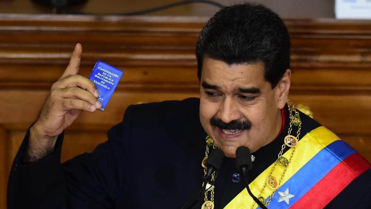 Der venezolanische Präsident Nicolas Maduro spricht in der Verfassungsgebenden Versammlung. Der venezolanische Präsident Nicolas Maduro spricht in der Verfassungsgebenden Versammlung.