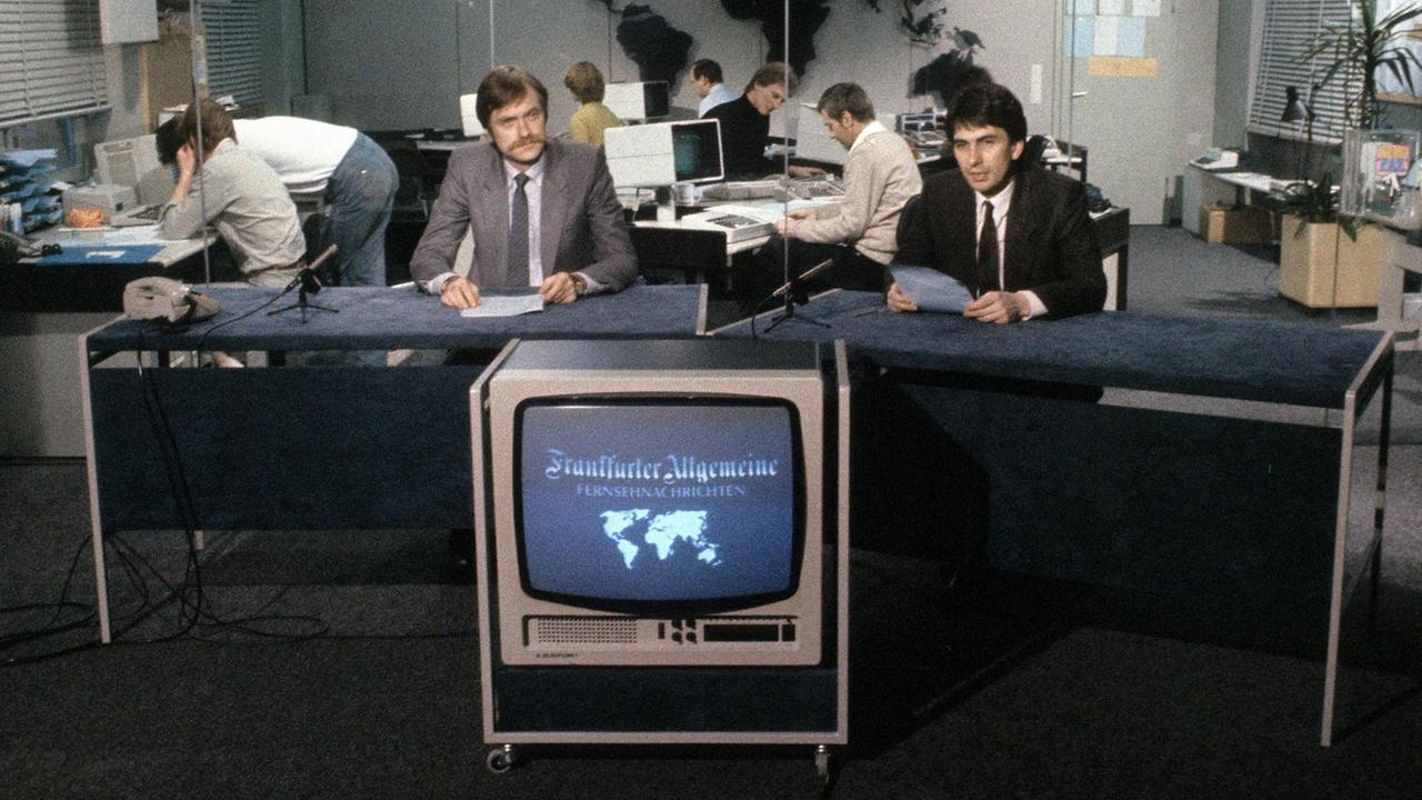Ein Archivbild zeigt ein altes TV-Studio der Frankfurter Allgemeinen Zeitung um 1986.
