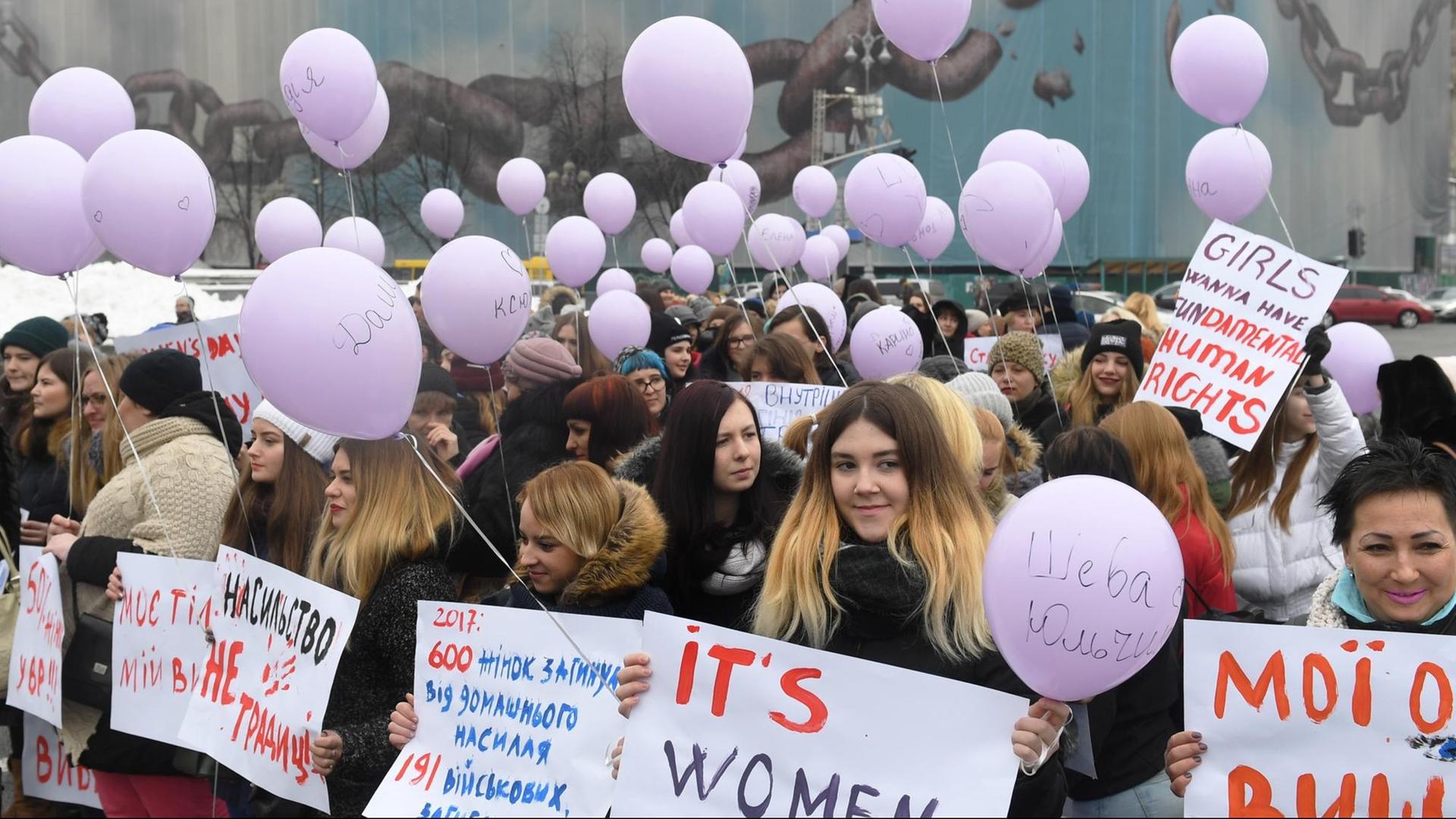 Demo am Weltfrauentag in der ukrainischen Hauptstadt Kiew. Demo am Weltfrauentag in der ukrainischen Hauptstadt Kiew.