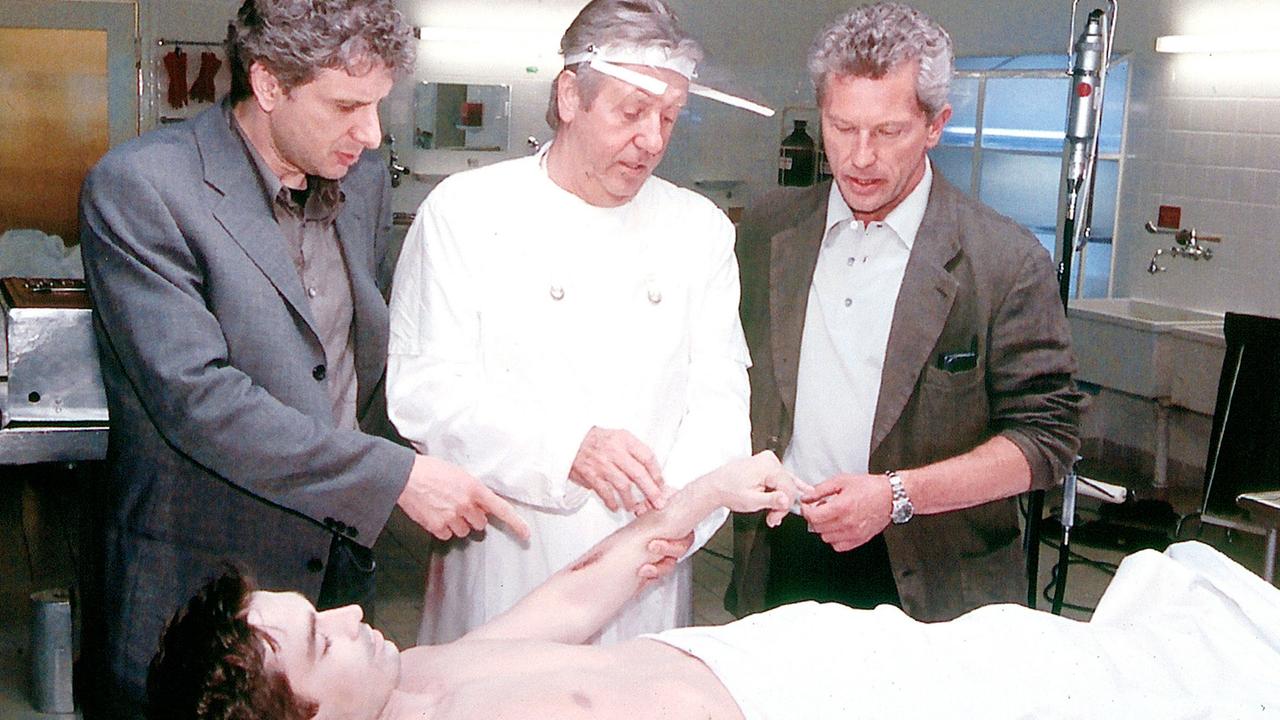 Tatort-Szene aus der Folge "Einmal täglich" Tatort-Szene aus der Folge "Einmal täglich"