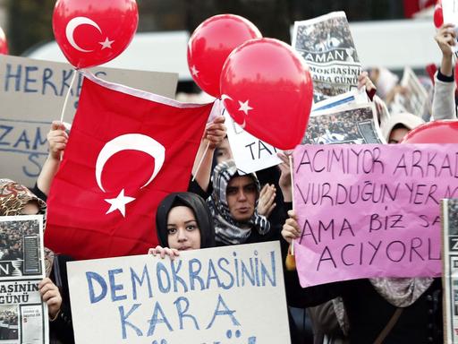 Demonstration der Hizmet-Bewegung am 15. Dezember 2014 in Istanbul