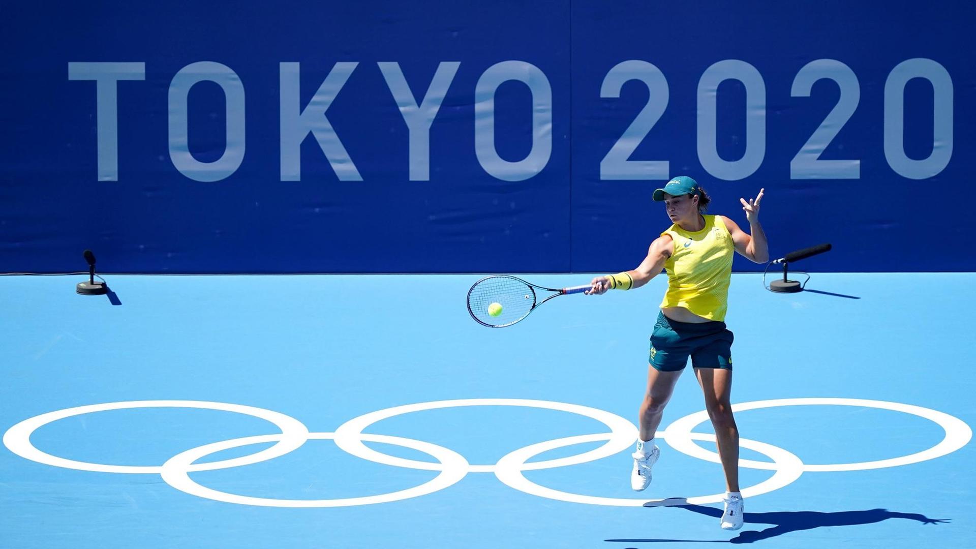 Tennisspielerin Ashleigh Barty auf dem Platz der Olympischen Spiele in Tokio Tennisspielerin Ashleigh Barty auf dem Platz der Olympischen Spiele in Tokio