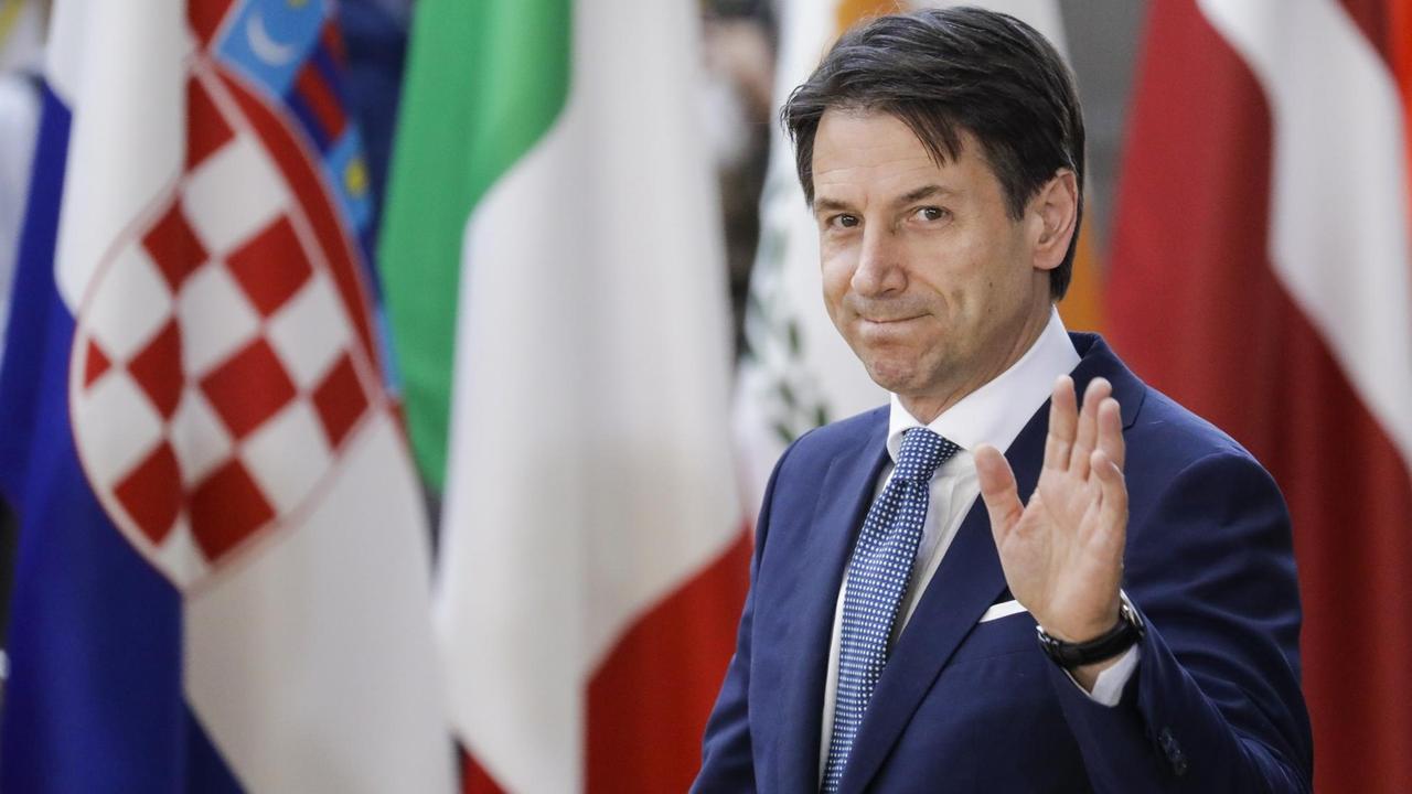 Der italienische Ministerpräsident Conte bei der Ankunft in Brüssel Der italienische Ministerpräsident Conte bei der Ankunft in Brüssel