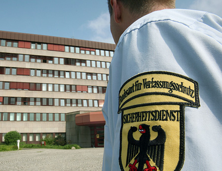 Im Fokus der Minister: der Verfassungsschutz Im Fokus der Minister: der Verfassungsschutz