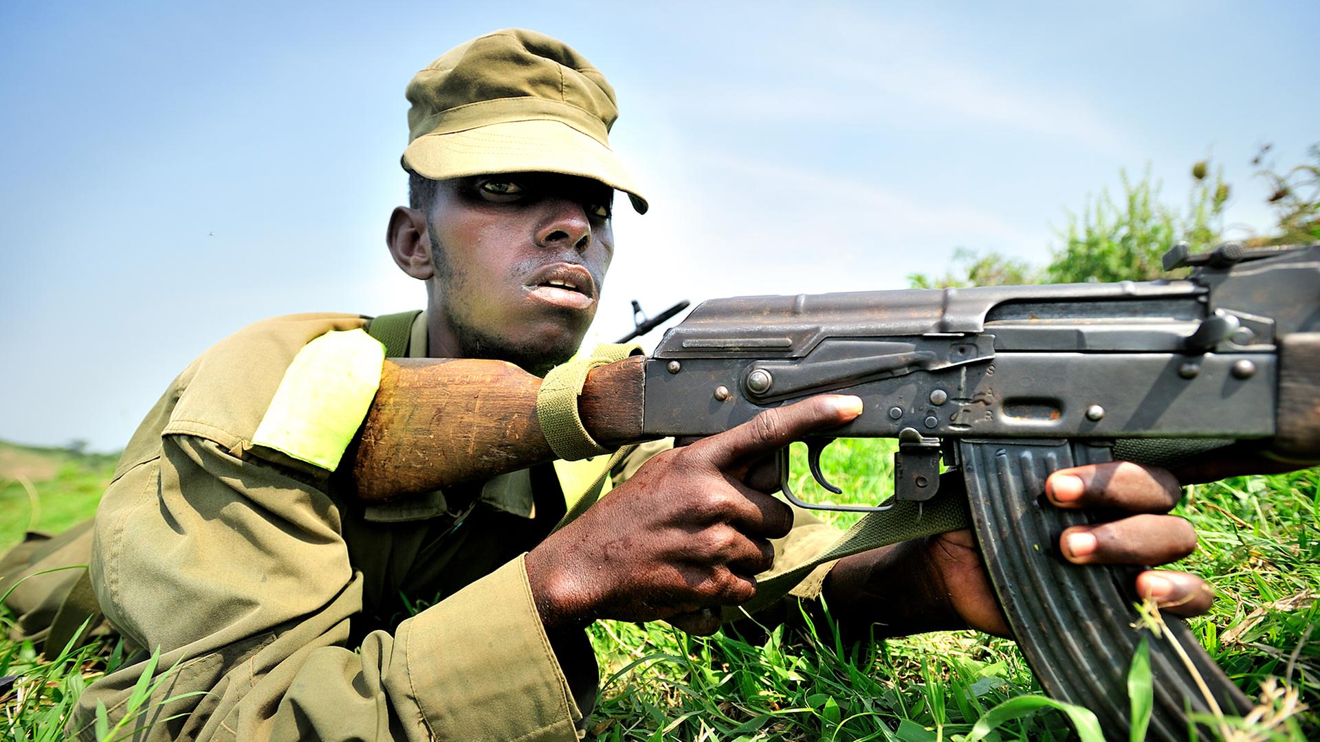 Militärische Ausbildung in Uganda: Bald sollen auch Schulabgänger ran. Militärische Ausbildung in Uganda: Bald sollen auch Schulabgänger ran.