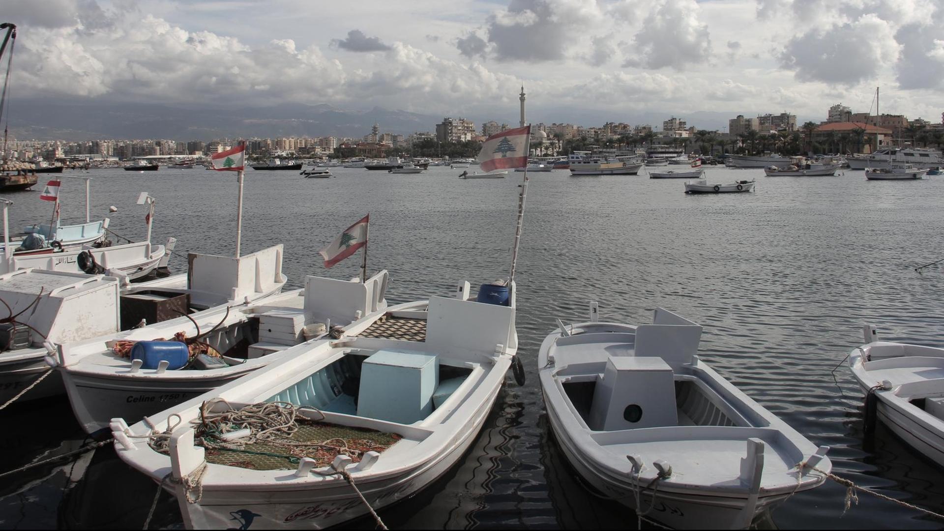 Blick auf den Hafen von Tripoli