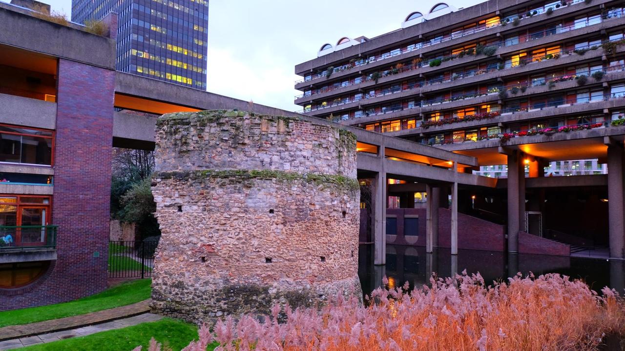 Gebaut auf Ruinen: Ein römischer Wachturm im Barbican Centre Gebaut auf Ruinen: Ein römischer Wachturm im Barbican Centre