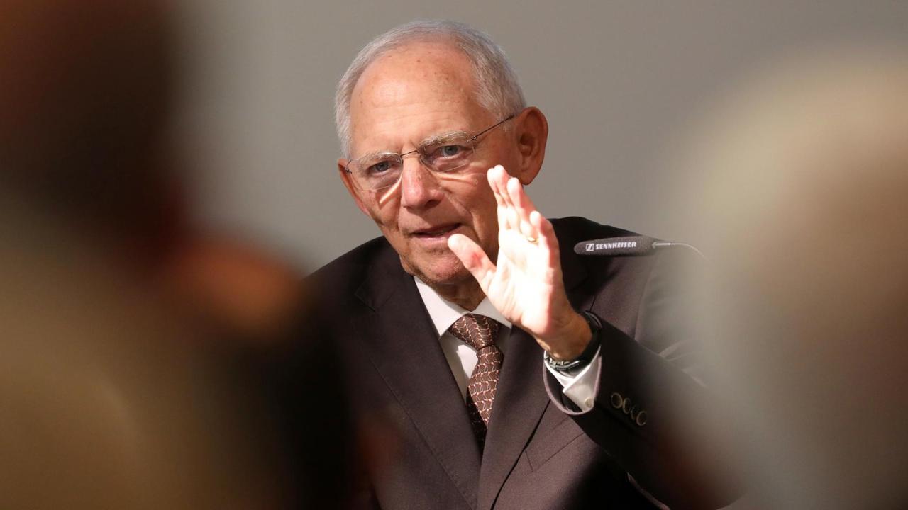 Bundesfinanzminister Wolfgang Schäuble (CDU) spricht.