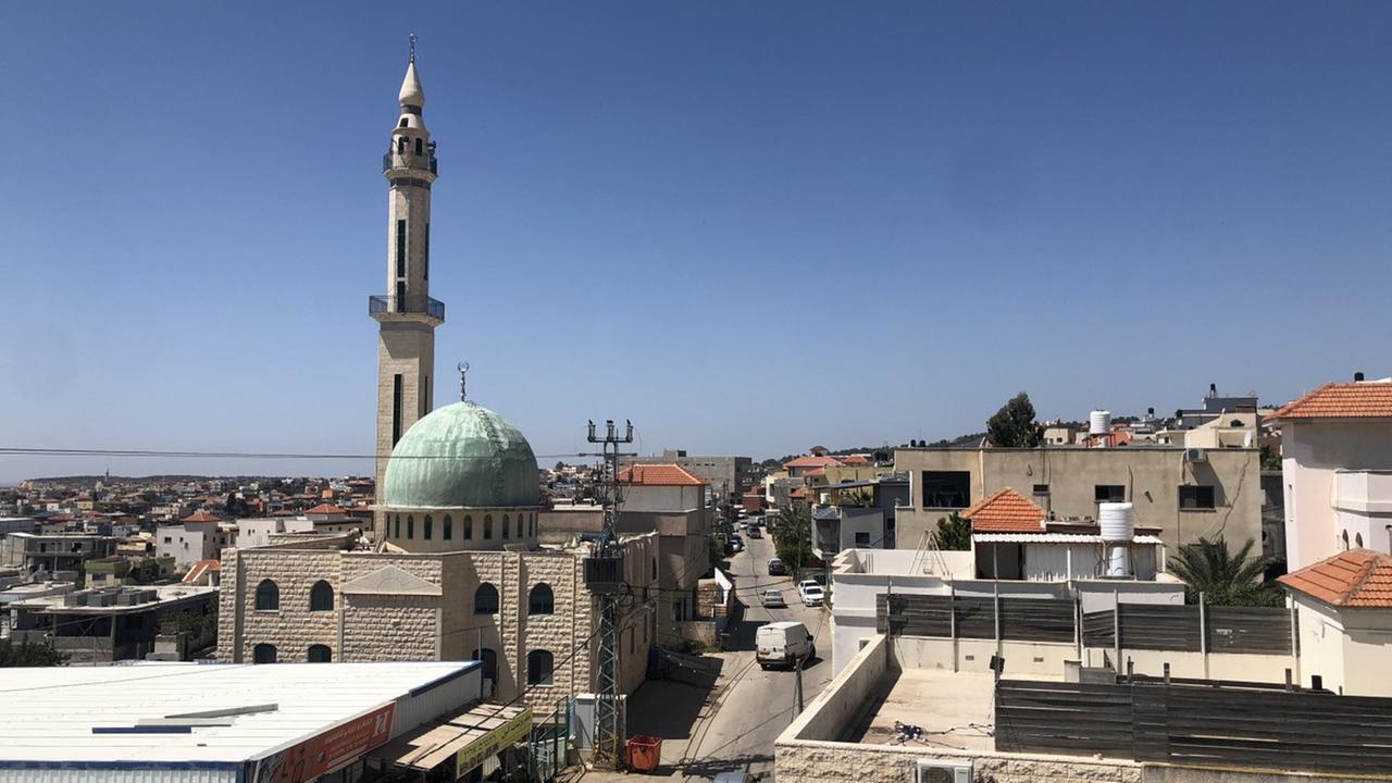 Eine Moschee im Westteil vom israelisch-palästinensische Dorf Barta’a. Eine Moschee im Westteil vom israelisch-palästinensische Dorf Barta’a.