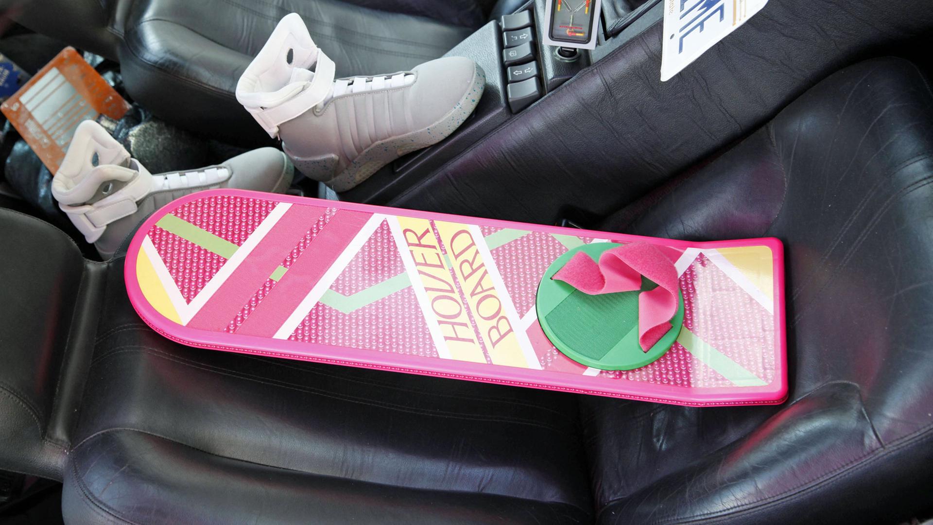 Das Hoverboard aus dem Film "Zurück in die Zukunft" als Ausstellungsstück auf dem IFA-Gelände in Berlin im Jahr 2015, aufgenommen am 4.9.2015 Das Hoverboard aus dem Film "Zurück in die Zukunft" als Ausstellungsstück auf dem IFA-Gelände in Berlin im Jahr 2015, aufgenommen am 4.9.2015