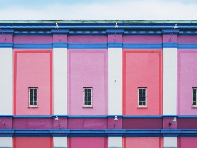Dieses rosa Haus in Kopenhagen sieht aus, als sei es einem Wes-Anderson-Film entsprungen.