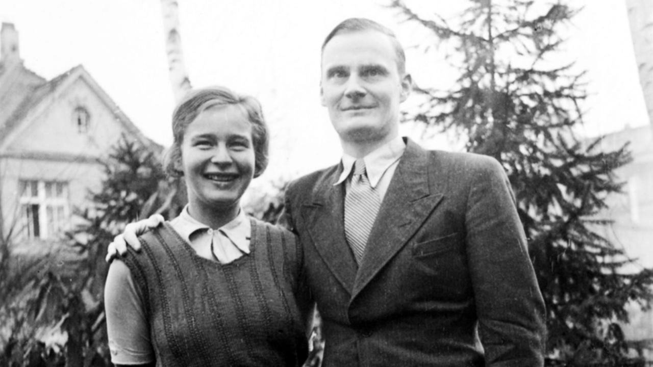 Libertas und Harro Schulze-Boysen in Mülheim, um 1935 Libertas und Harro Schulze-Boysen in Mülheim, um 1935