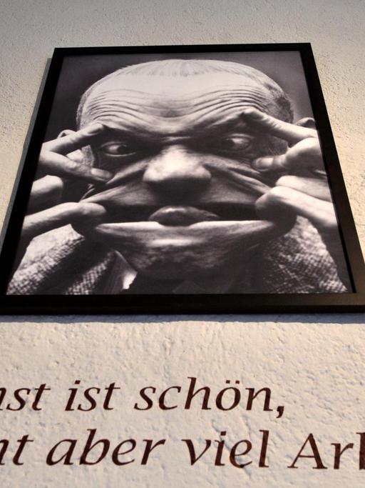 Aussagen des Komikers Karl Valentin im Valentin-Musäum am Dienstag (25.10.2011 im Isartor in München (Oberbayern). Das Valentin-Musäum ist eine Ausstellung in München, die dem Komiker Karl Valentin gewidmet ist. Foto: Frank Leonhardt dpa/lby | Verwendung 