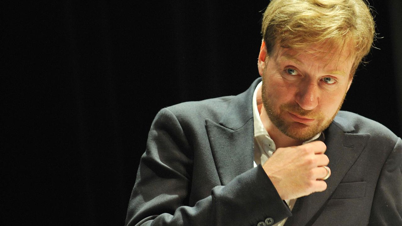 Porträtfoto von Berlins Kulturstaatssekretär Tim Renner. Er verfolgt am 18.02.2015 in Berlin die Veranstaltung "Wie kann Olympia zu einer positiven Stadtentwicklung beitragen". Porträtfoto von Berlins Kulturstaatssekretär Tim Renner. Er verfolgt am 18.02.2015 in Berlin die Veranstaltung "Wie kann Olympia zu einer positiven Stadtentwicklung beitragen".