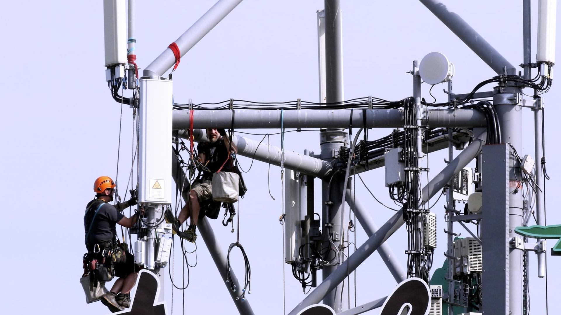 Mobilfunk-Antennen für den 5G-Ausbau in Deutschland Mobilfunk-Antennen für den 5G-Ausbau in Deutschland