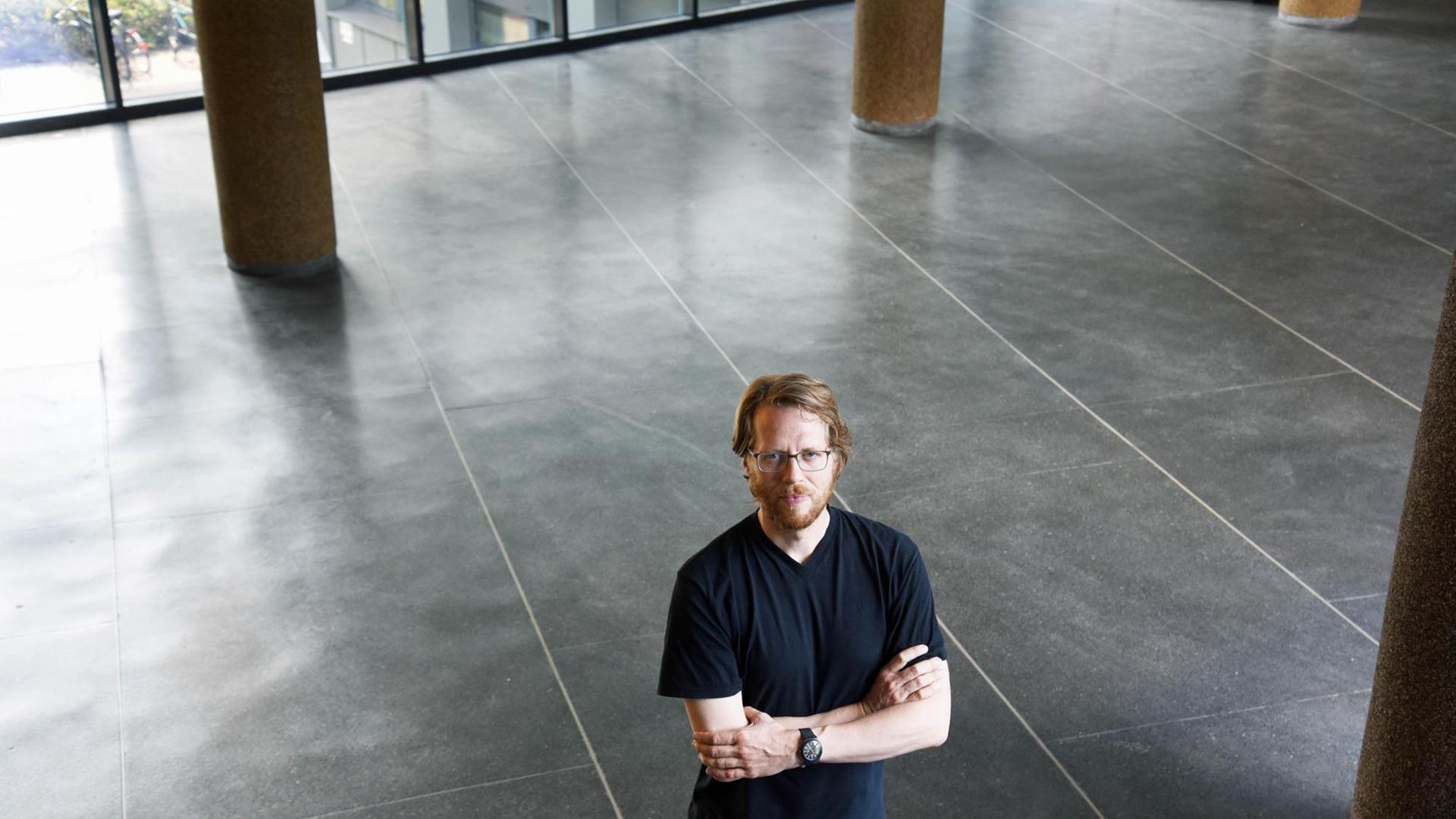 Florian Schmidt (Grüne), Baustadtrat vom Berliner Bezirk Friedrichshain-Kreuzberg, aufgenommen am 16. Juli 2018 im Rathaus Kreuzberg in der Yorckstraße Florian Schmidt (Grüne), Baustadtrat vom Berliner Bezirk Friedrichshain-Kreuzberg, aufgenommen am 16. Juli 2018 im Rathaus Kreuzberg in der Yorckstraße