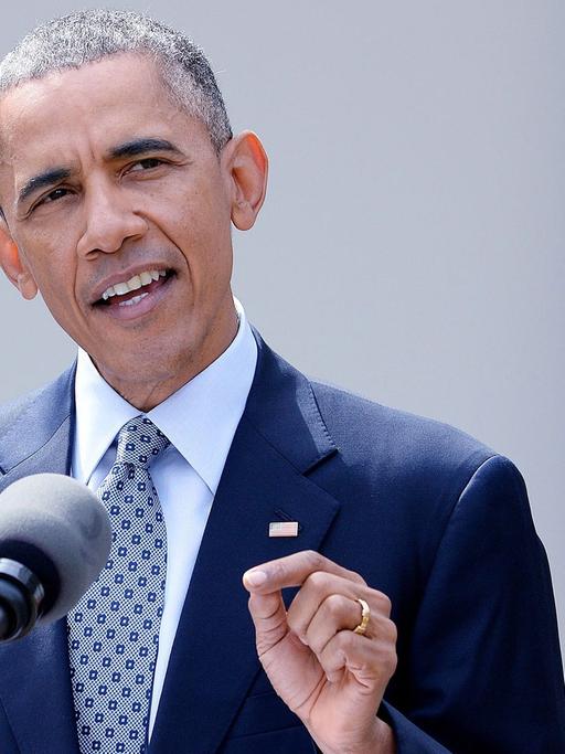 US-Präsident Barack Obama kommentiert die Einigung auf ein Rahmenabkommen im Atomstreit mit dem Iran im Rosengarten des Weißen Hauses in Washington.