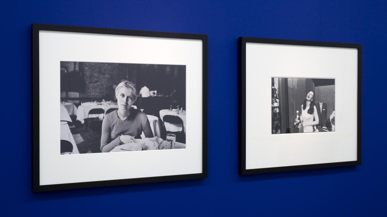 Zwei Frauen, fotografiert von Garry Winogrand, zu sehen in der Ausstellung "Women on Street" im NRW-Forum in Düsseldorf Zwei Frauen, fotografiert von Garry Winogrand, zu sehen in der Ausstellung "Women on Street" im NRW-Forum in Düsseldorf