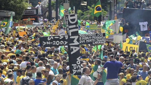 Demonstranten in Sao Paulo (15.3.2015).