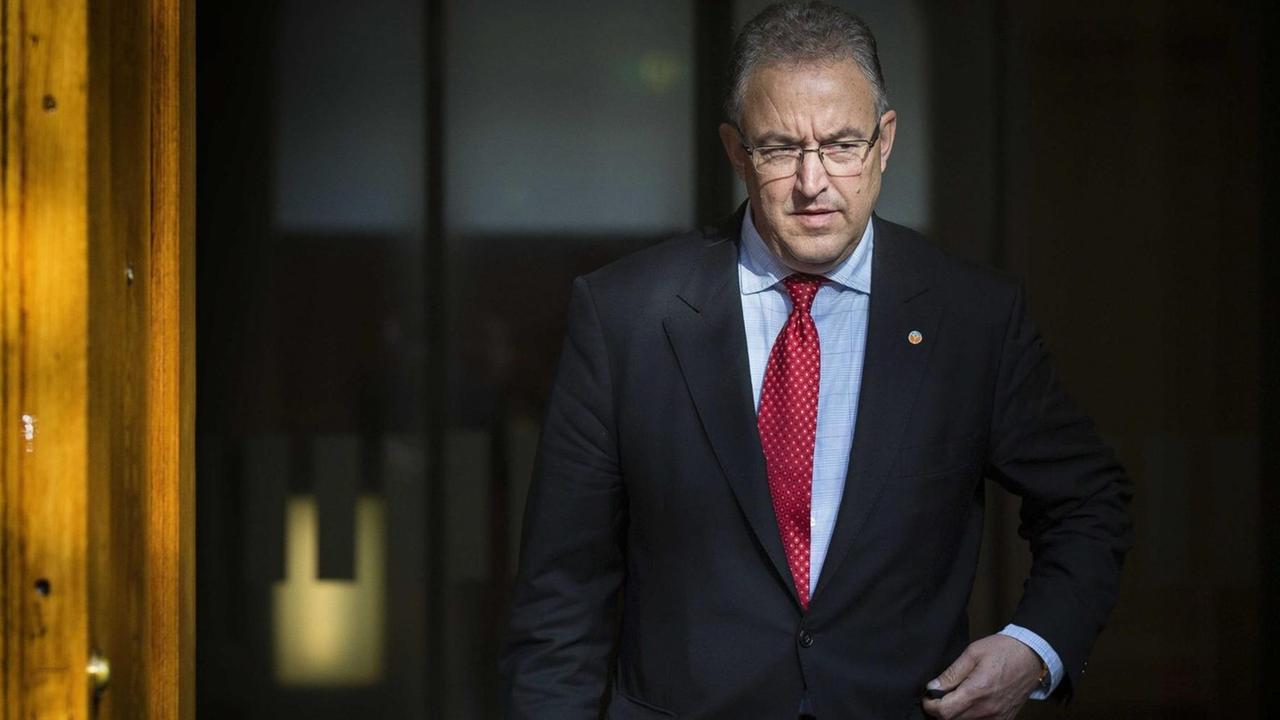 Ahmed Aboutaleb, gläubiger Moslem und Bürgermeister der niederländischen Stadt Rotterdam. Ahmed Aboutaleb, gläubiger Moslem und Bürgermeister der niederländischen Stadt Rotterdam.