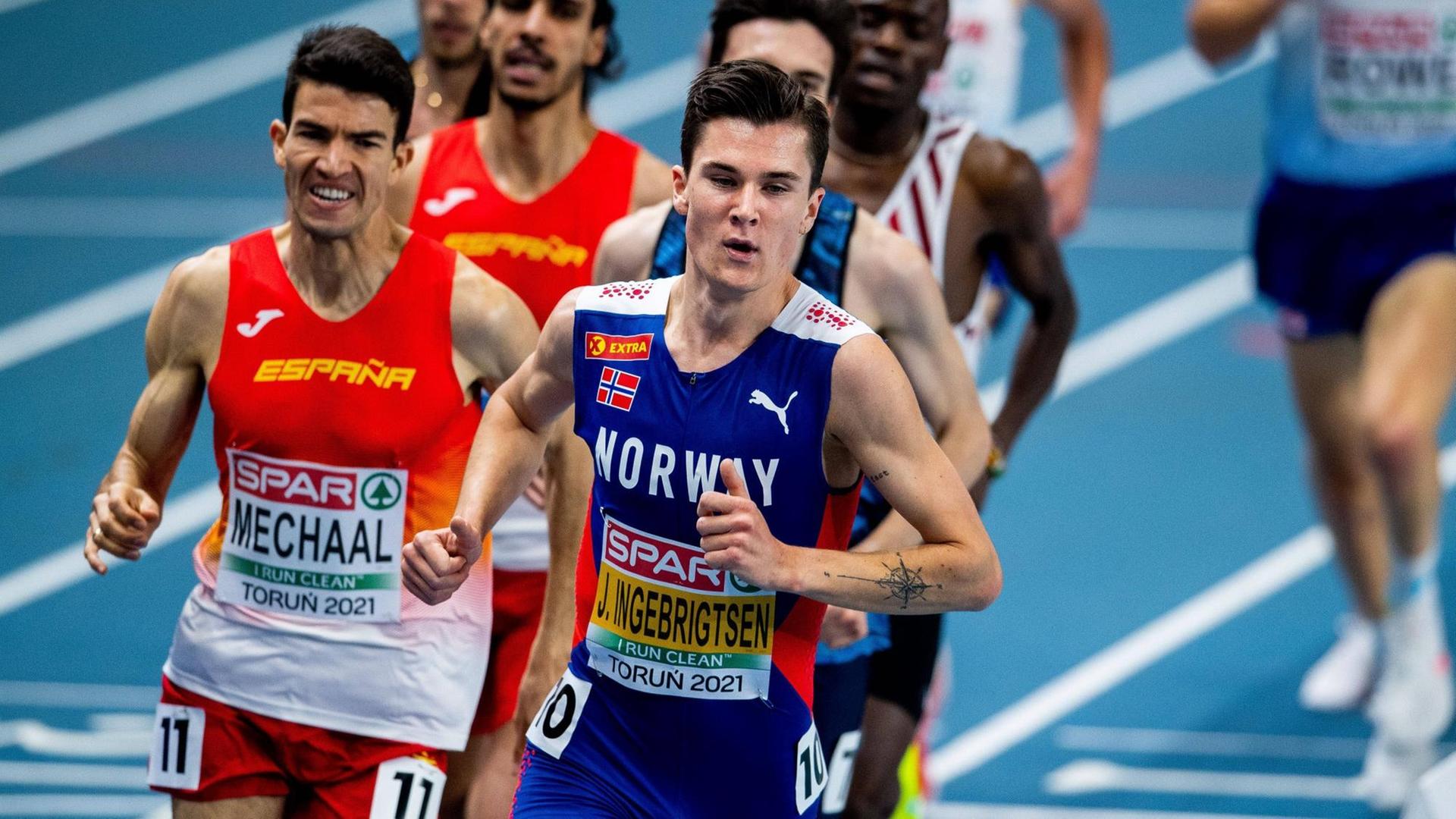 Das Finale über 3000 Meter der Männer bei der Leichtathletik-Hallen-EM in Torun/Polen. Das Finale über 3000 Meter der Männer bei der Leichtathletik-Hallen-EM in Torun/Polen.