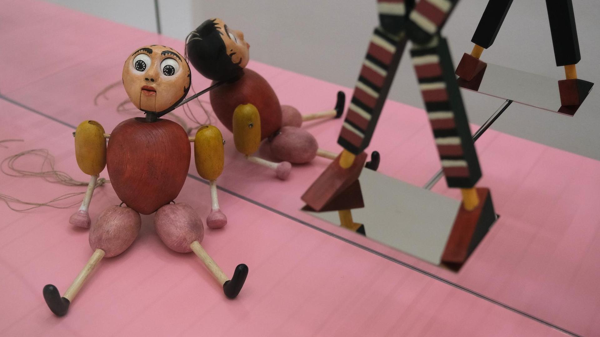 Ein Original-Marionette im neuen Bauhaus-Museum in Weimar.
