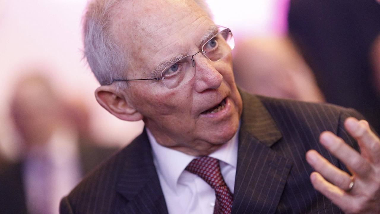 Wolfgang Schäuble auf der dbb-Jahrestagung 2020 im Kongresszentrum der Messe Köln Wolfgang Schäuble auf der dbb-Jahrestagung 2020 im Kongresszentrum der Messe Köln