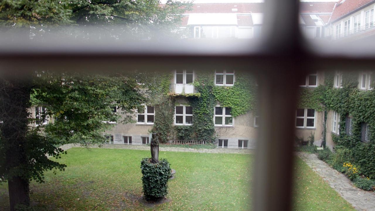 Innenhof des Canisius-Kollegs in Berlin. Innenhof des Canisius-Kollegs in Berlin.