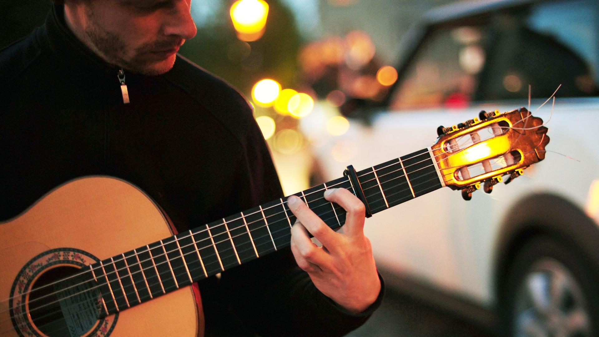 Ein Gitarrenspieler in Berlin Ein Gitarrenspieler in Berlin
