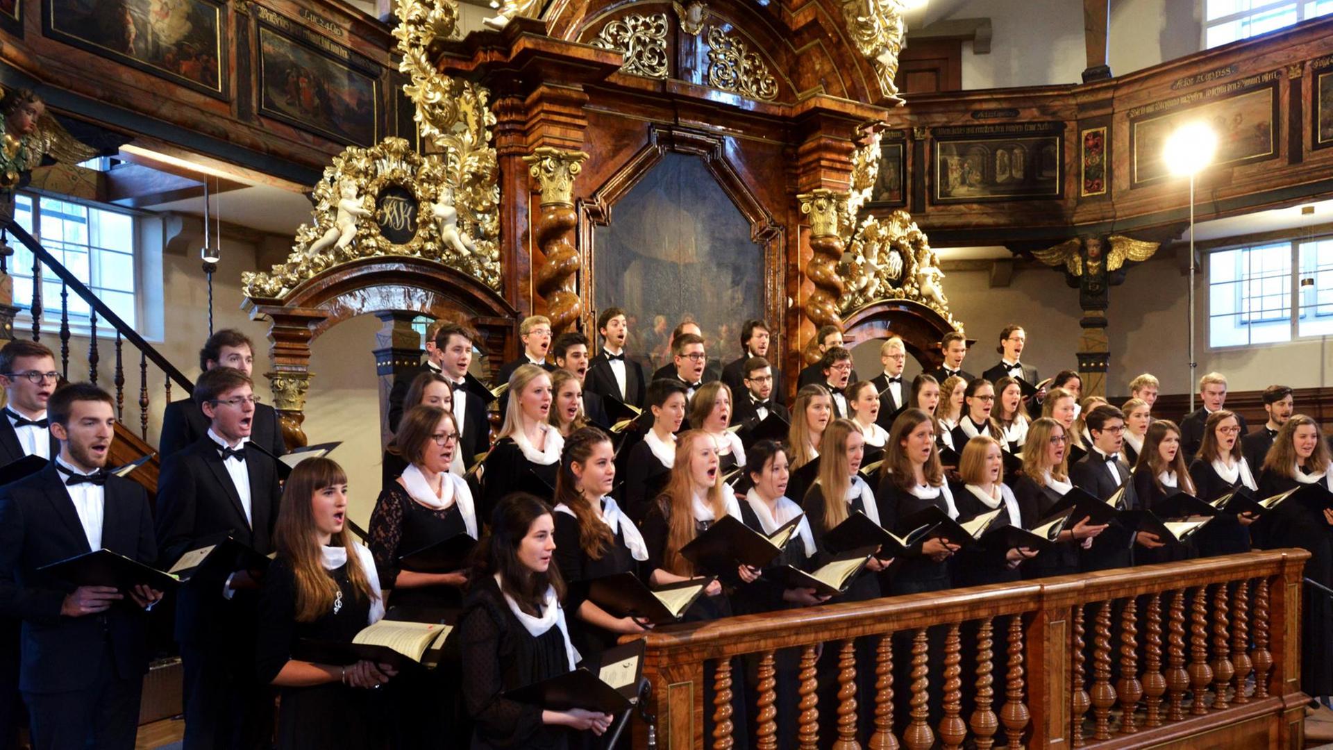 Gruppenbild des Chores in der Kirche Gruppenbild des Chores in der Kirche