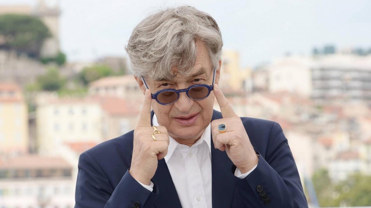 May 13, 2018 - Cannes, France - CANNES, FRANCE - MAY 13: Director Wim Wenders attends the photocall for Pope Francis - A Man Of His Word during the 71st annual Cannes Film Festival at Palais des Festivals on May 13, 2018 in Cannes, France. Cannes France PUBLICATIONxINxGERxSUIxAUTxONLY - ZUMAi09_ 20180513_zaf_i09_013 Copyright: xFrederickxInjimbertx