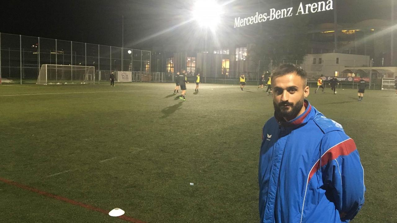 Kerem Arslan, Trainer von Türkspor in Stuttgart auf dem Trainingsplatz. Kerem Arslan, Trainer von Türkspor in Stuttgart auf dem Trainingsplatz.