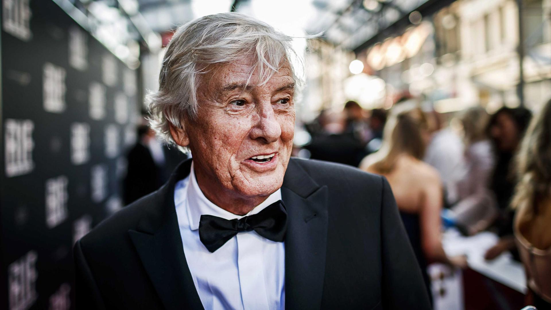 Der niederländische Regisseur Paul Verhoeven bei der Ankunft zur Premiere seines Filmes "Elle" am 31.5.2016 in Amsterdam Der niederländische Regisseur Paul Verhoeven bei der Ankunft zur Premiere seines Filmes "Elle" am 31.5.2016 in Amsterdam