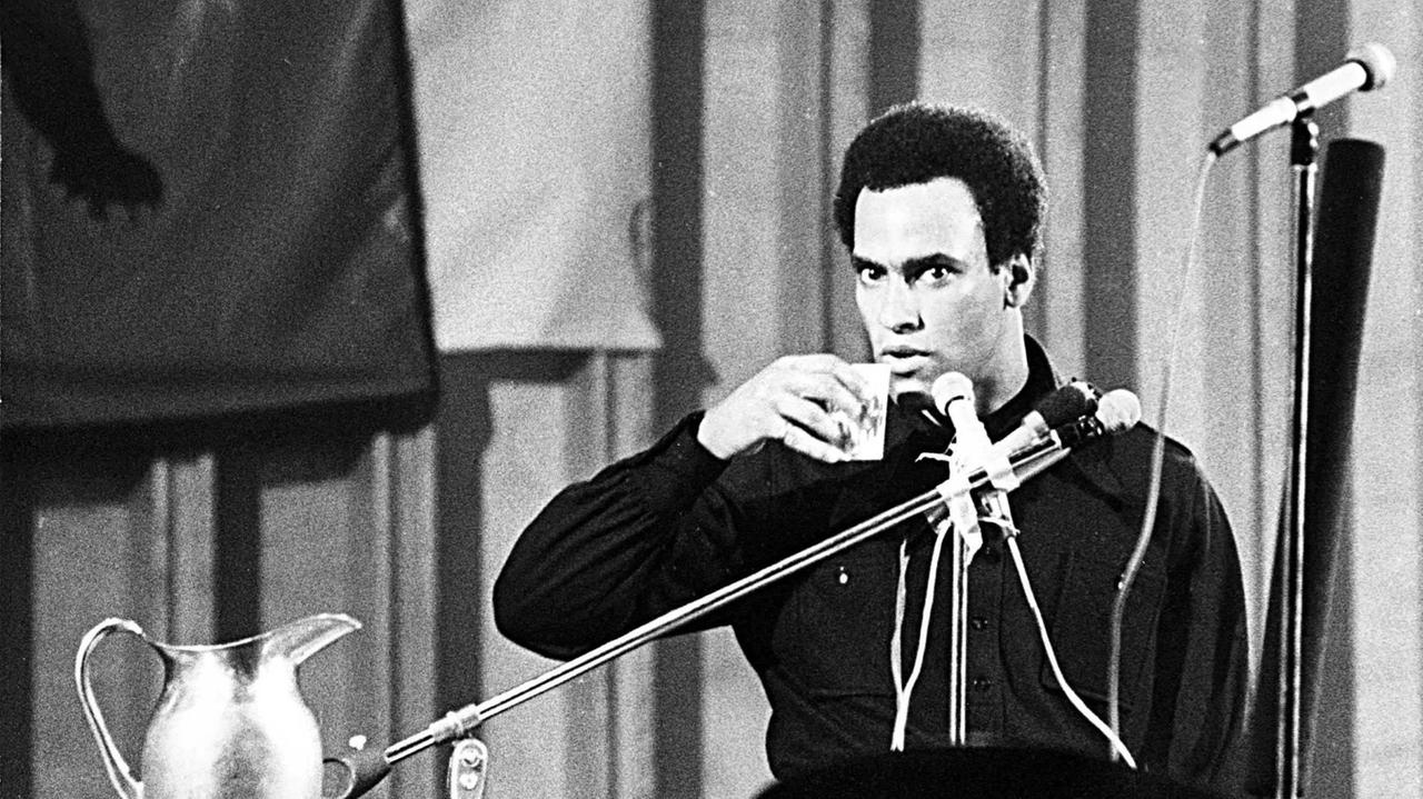 Huey Newton bei einem Treffen der Black Panthers 1970 in Washington
Huey Newton bei einem Treffen der Black Panthers 1970 in Washington