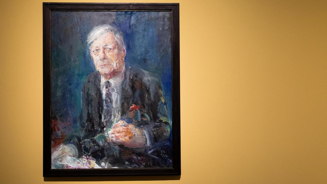 Ein Gemälde des Künstlers Bernhard Heisig zeigt den ehemaligen Bundeskanzler Helmut Schmidt. Zu sehen ist es in der Ausstellung "Utopie und Untergang. Kunst in der DDR". Ein Gemälde des Künstlers Bernhard Heisig zeigt den ehemaligen Bundeskanzler Helmut Schmidt. Zu sehen ist es in der Ausstellung "Utopie und Untergang. Kunst in der DDR".