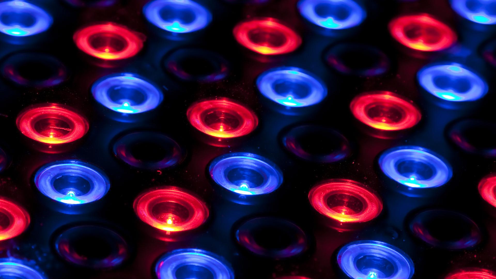 Bühnenscheinwerfer mit LED-Technik Bühnenscheinwerfer mit LED-Technik