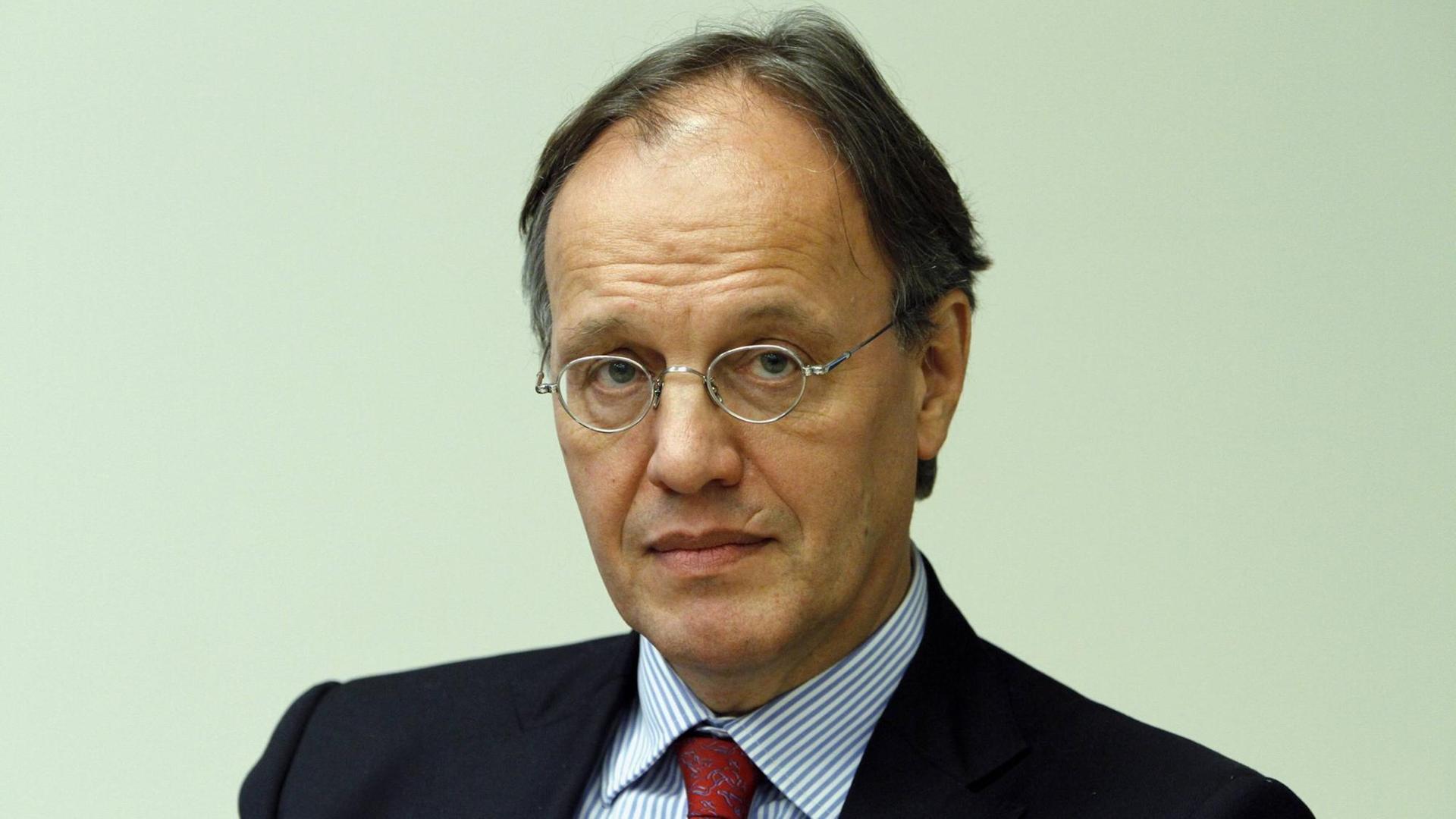 Prof. Dr. Stefan Collignon, Centro Europa Ricerche, Rom Prof. Dr. Stefan Collignon, Centro Europa Ricerche, Rom