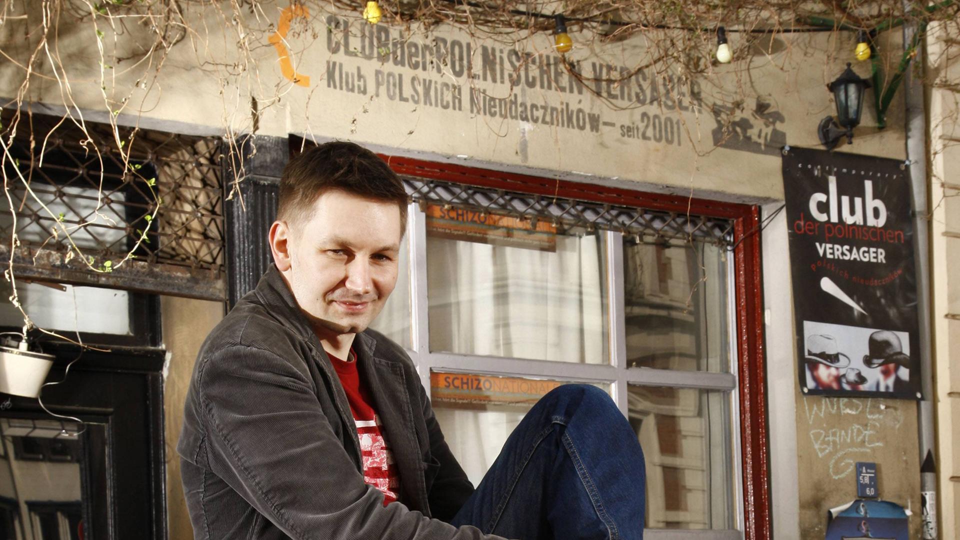 Der Satiriker Adam Gusowski hat 2001 den "Club der polnischen Versager" mitgegründet. Der Satiriker Adam Gusowski hat 2001 den "Club der polnischen Versager" mitgegründet.