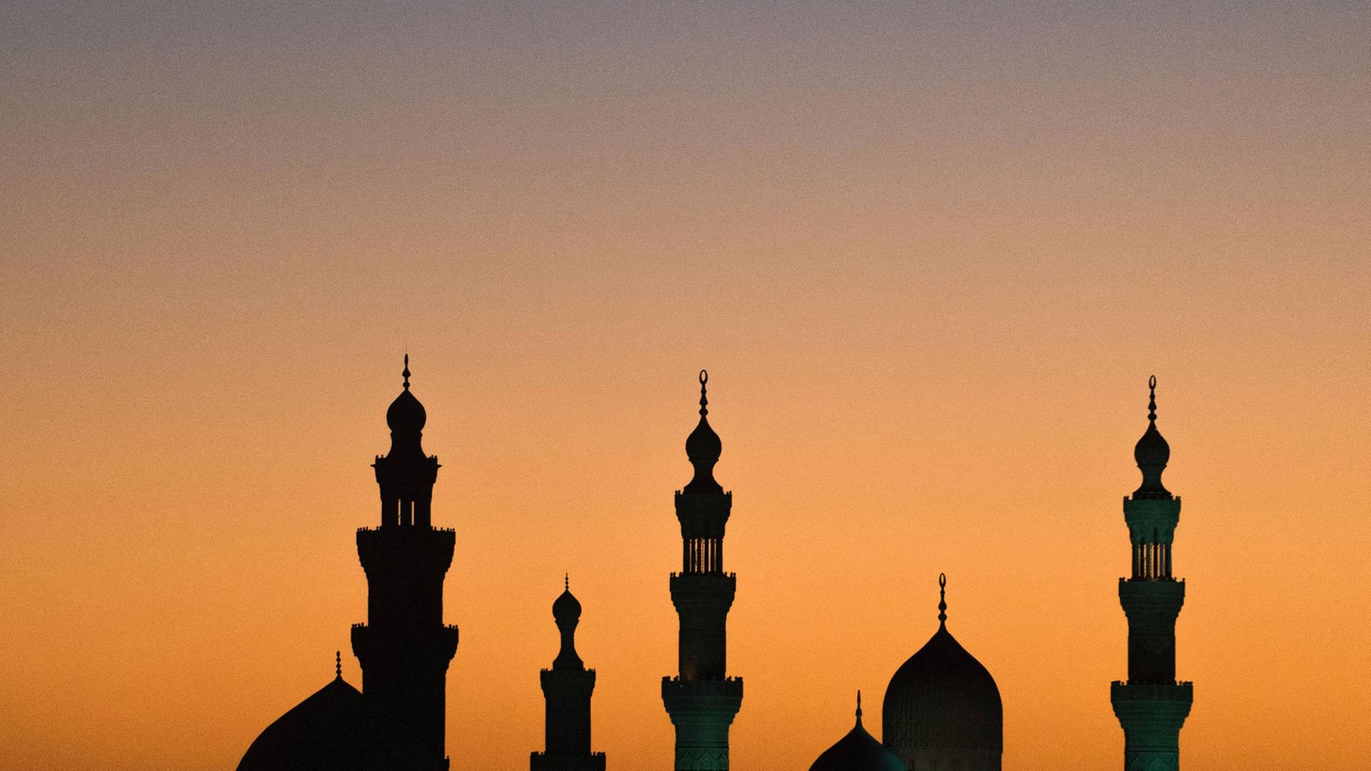 Die Stadt Kairo im Sonnenuntergang. Die Stadt Kairo im Sonnenuntergang.