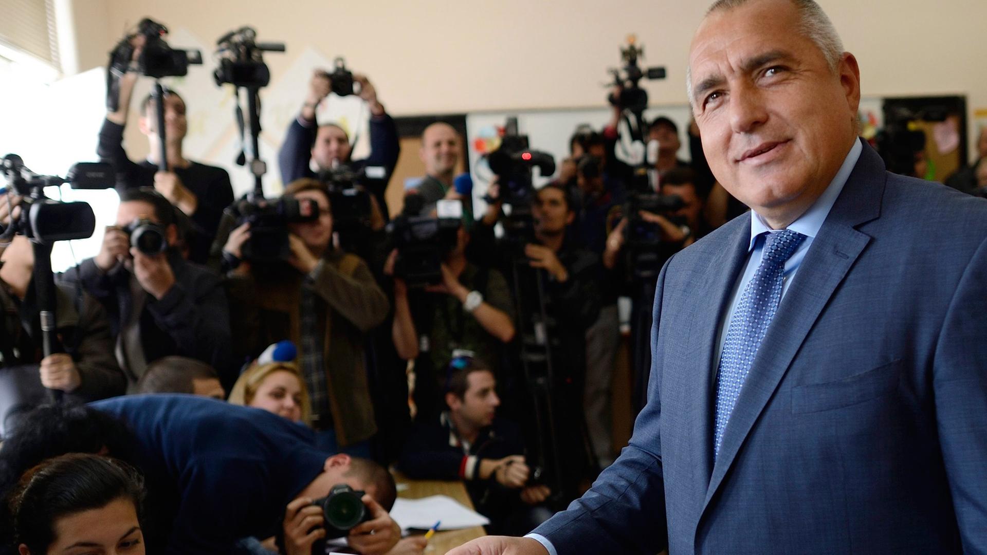 Bulgariens Ministerpräsident Bojko Borrissow wird Korruption vorgeworfen. Hier ist er bei einer Stimmabgabe in Sofia. Bulgariens Ministerpräsident Bojko Borrissow wird Korruption vorgeworfen. Hier ist er bei einer Stimmabgabe in Sofia.