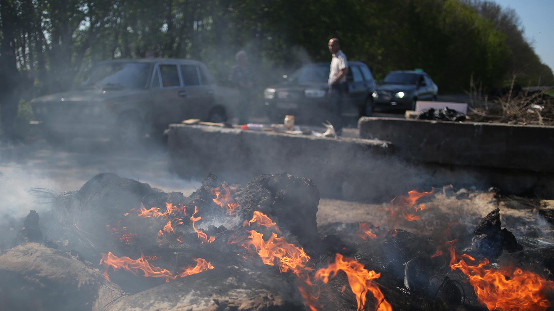 Ein Kontrollpunkt bei Slawjansk am 25.04.2014 nach dem Rückzug des ukrainischen Militärs Ein Kontrollpunkt bei Slawjansk am 25.04.2014 nach dem Rückzug des ukrainischen Militärs