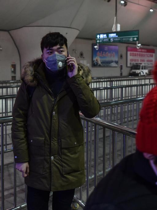 Der Bahnhof von Wuhan ist wegen des Ausbruch des Coronavirus gesperrt.